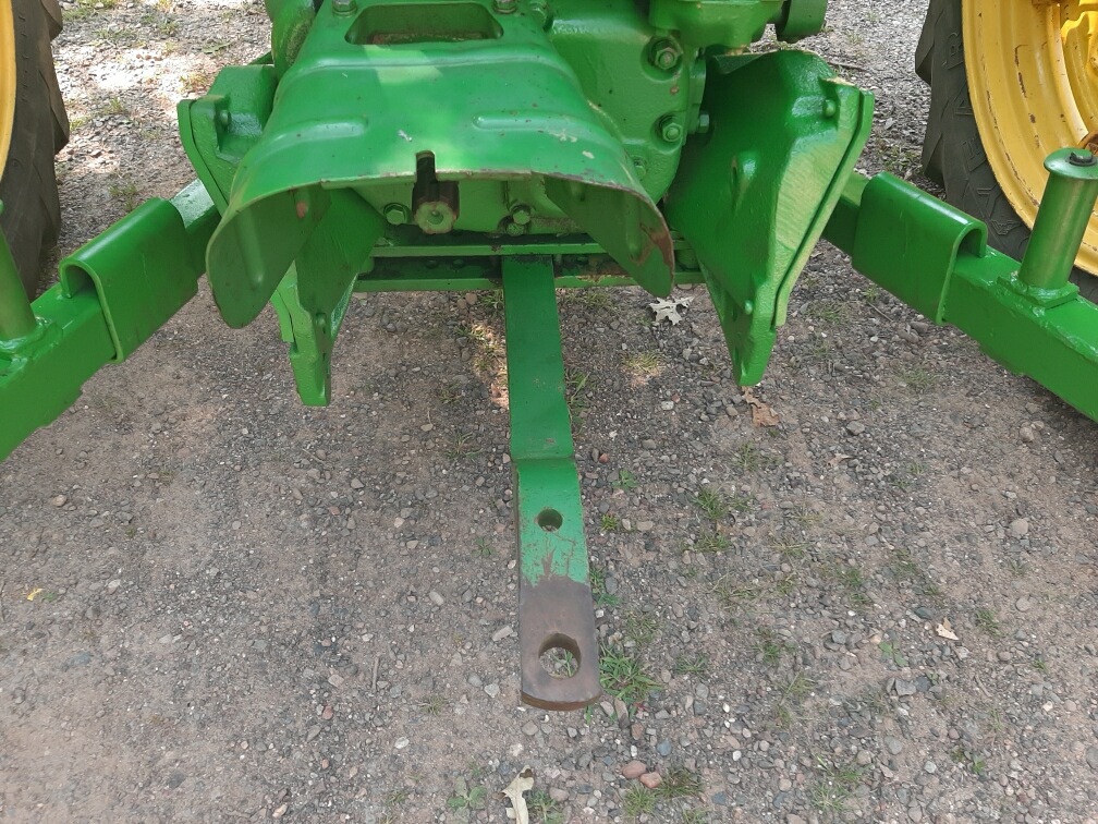 Drawbar, PTO shaft and rear hitch detail